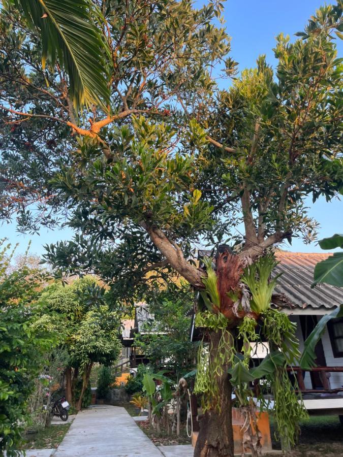 Pyramid Bangalow Ban Laem Sai Luaran gambar