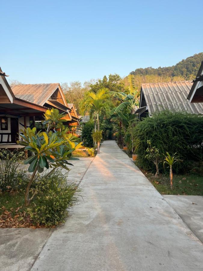 Pyramid Bangalow Ban Laem Sai Luaran gambar